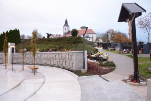 DOSTOJEN IN UREJEN KRAJ POČITKA ZA RAJNE